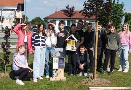 Školski park dobio hotele za kukce