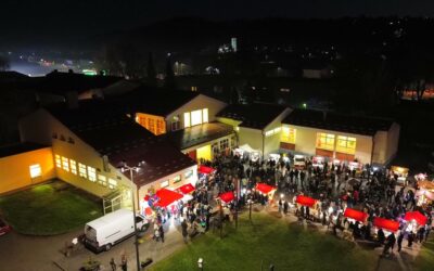 Božićno druženje ispred škole – jedanaestu godinu