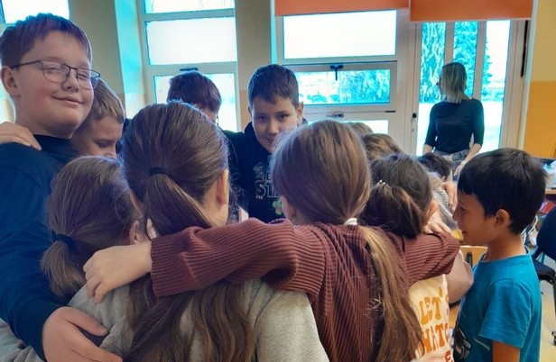 Radionica 4.a: Tišina boli,zagrljaj liječi