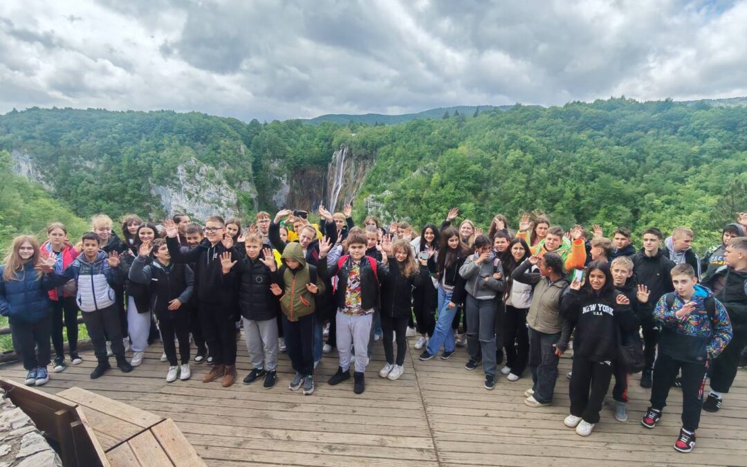 Dan za pamćenje: Učenici šestih razreda posjetili Ogulin i Plitvice